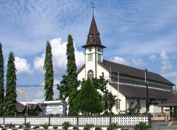 Gereja Singkawang sekarang ini. 