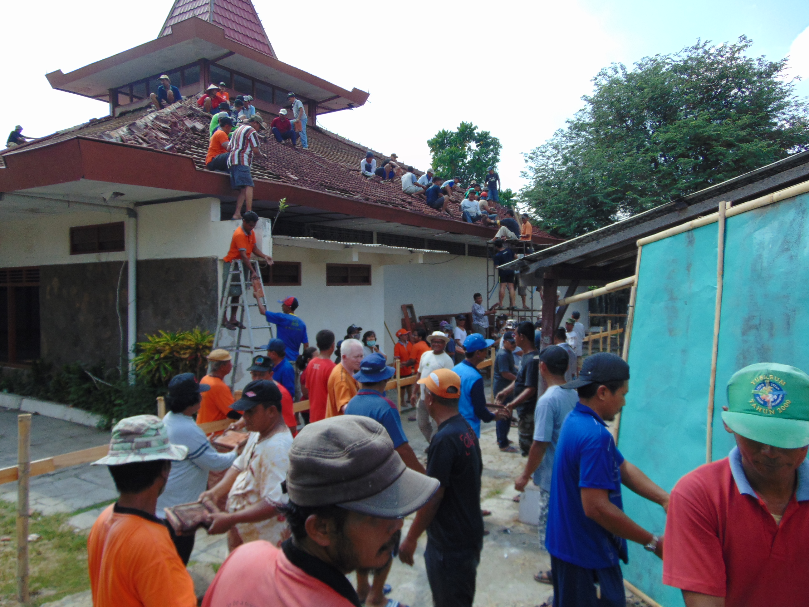 Bongkar Bangun Gereja Katolik Bayat Tak Mampu Lagi Tampung Umat