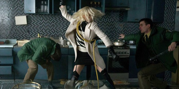 Charlize Theron dalam Atomic Blonde Screen Rant - SatuPos.com