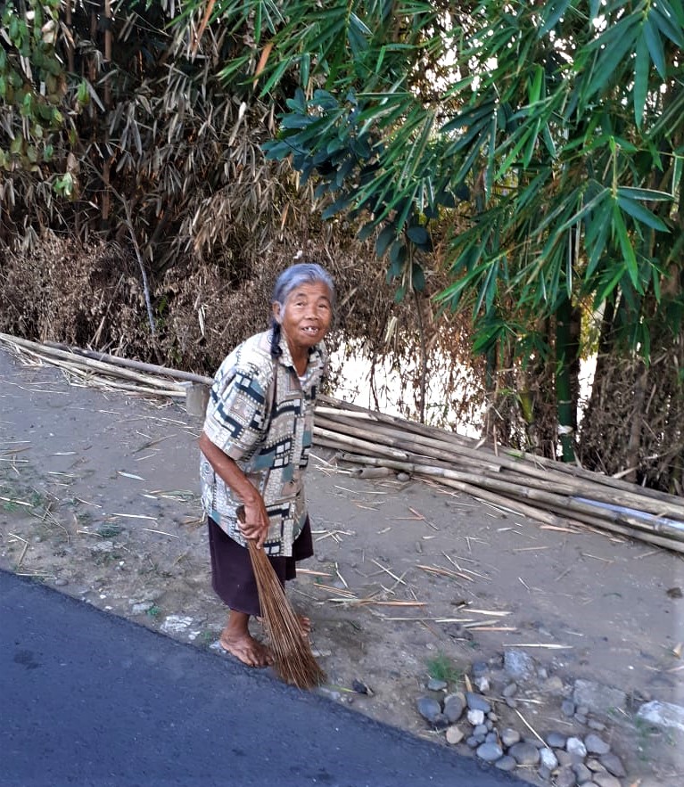 Inspirasi Hidup Mbah Tasem dan Nenek Hajang Kisah Liem Tjay 1 