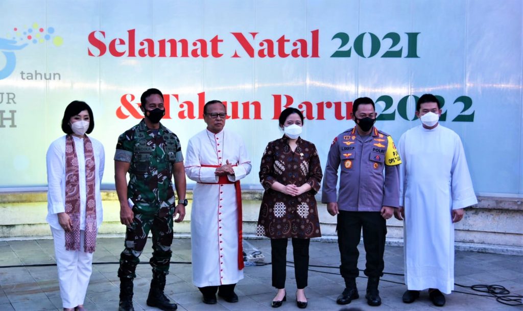 Vigili Natal Panglima Tni Kapolri Ketua Dpr Sambangi Gereja Katedral