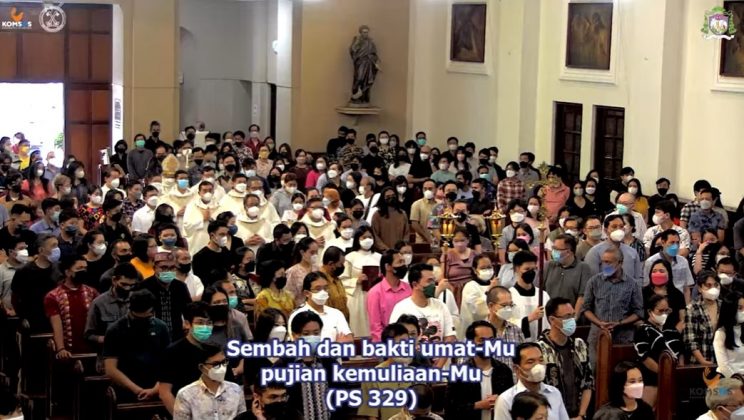 Empat Imam Antar Jenazah Mgr Hubertus Leteng Ke Ruteng Sesawinet 8714